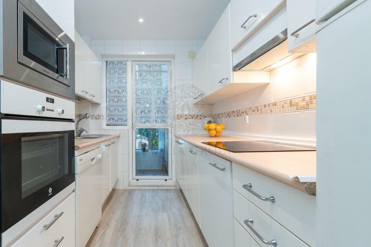 El Faro Beach Apartment By Dahlia Group Estepona Bagian luar foto