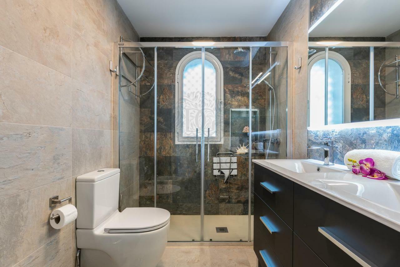 El Faro Beach Apartment By Dahlia Group Estepona Bagian luar foto